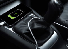 3 rady pro nabíjení mobilů v autě: Pozor na kolony nebo rychlost bezdrátových nabíječek