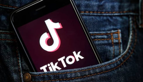 Sněmovna zakázala TikTok na svých zařízeních, výzva míří i k poslancům