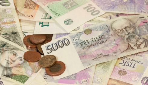 ČNB: Dluhy českých domácností u bank v říjnu stouply na 2,24 bilionu Kč