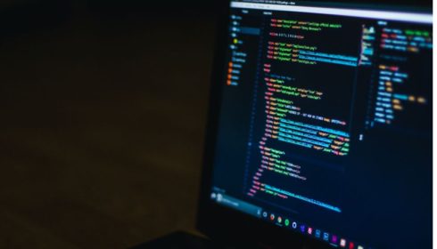 Firmy pozastavují nové IT projekty kvůli nejistotě