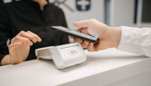 Spotřebitelé se chovají jako v recesi, značky musí podle Gartneru změnit marketingovou strategii